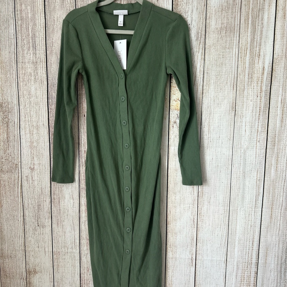 NWOT Ingrid & Isabel Olive Green Maternity Dress